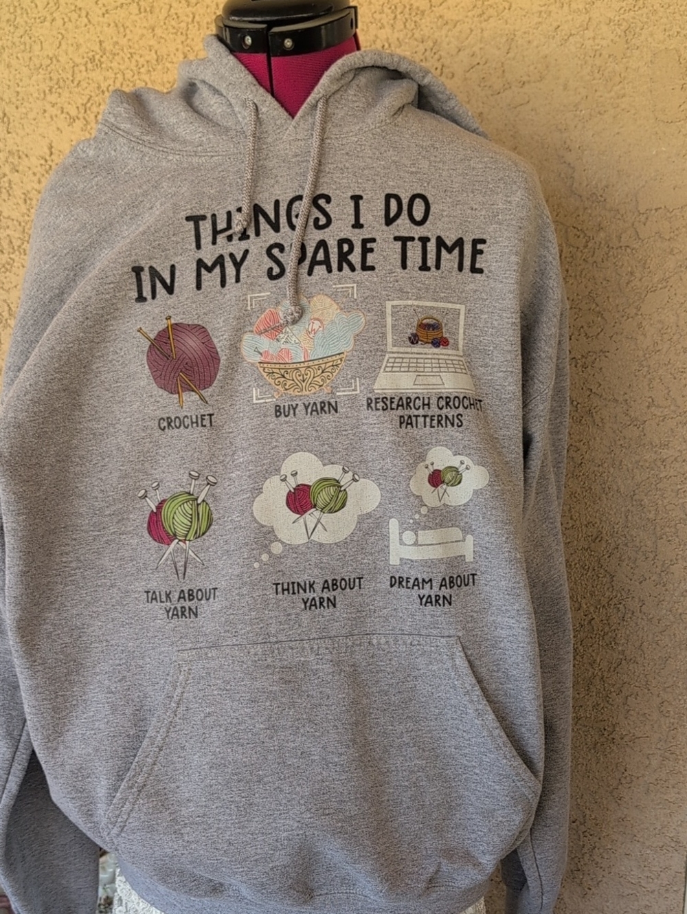 Crochet Queen Alert! Gildan Gray Crochet-Themed Hoodie Cute Yarn Graphics Sz L